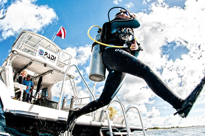 PADI Boat Diver Specialty Course - PADI - Aquaholics Dive Centre, Shop and Sea Safari