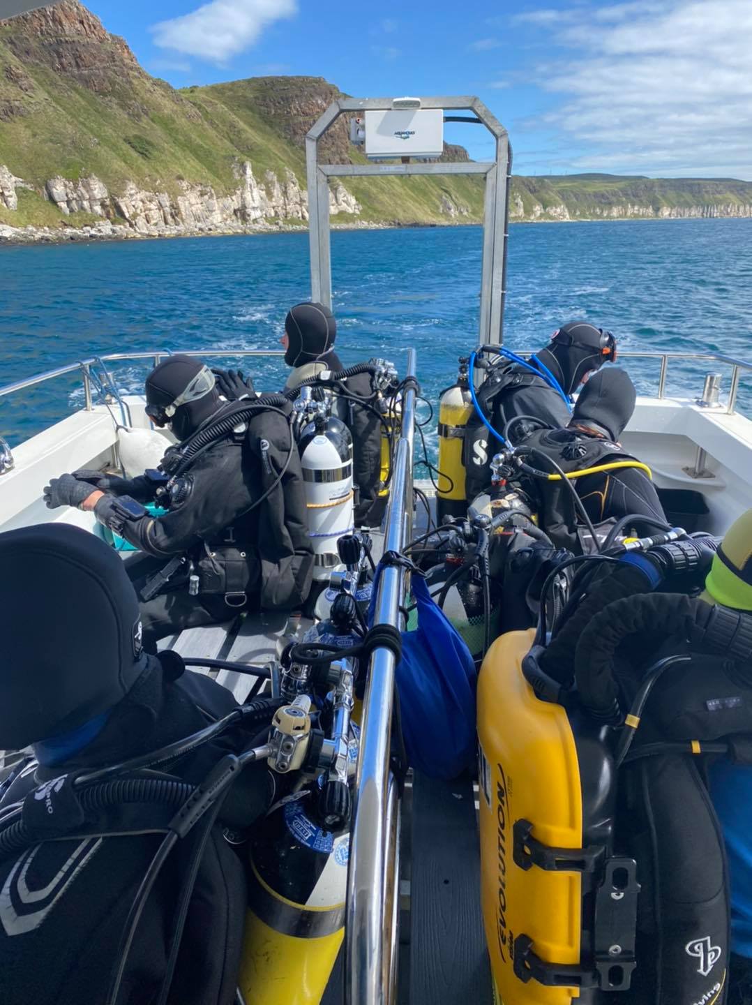 PADI Divemaster Course - PADI - Aquaholics Dive Centre, Shop and Sea Safari